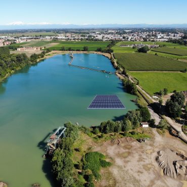 Impianti fotovoltaici flottanti: che cosa sono e quali sono i benefici dell’autoproduzione?