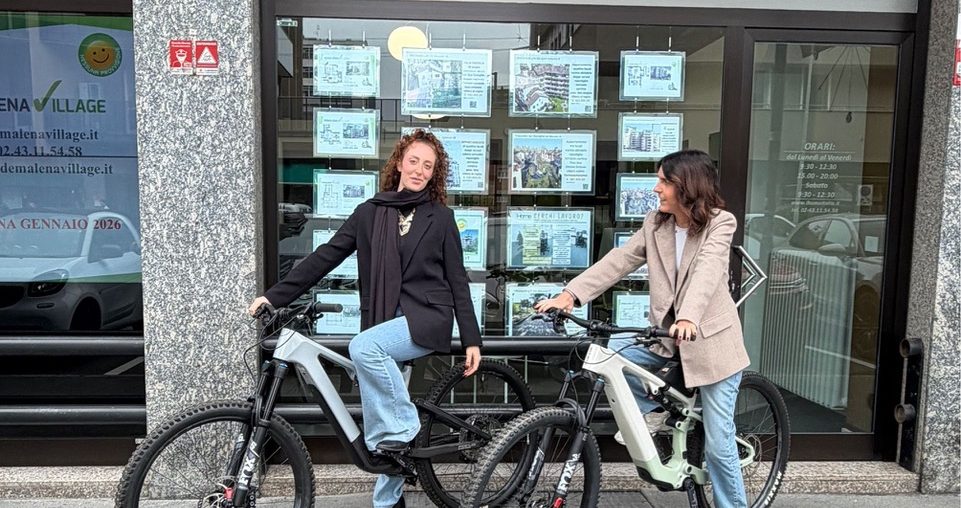 Visite immobiliari in e-bike: l’agenzia che cambia il modo di vendere casa